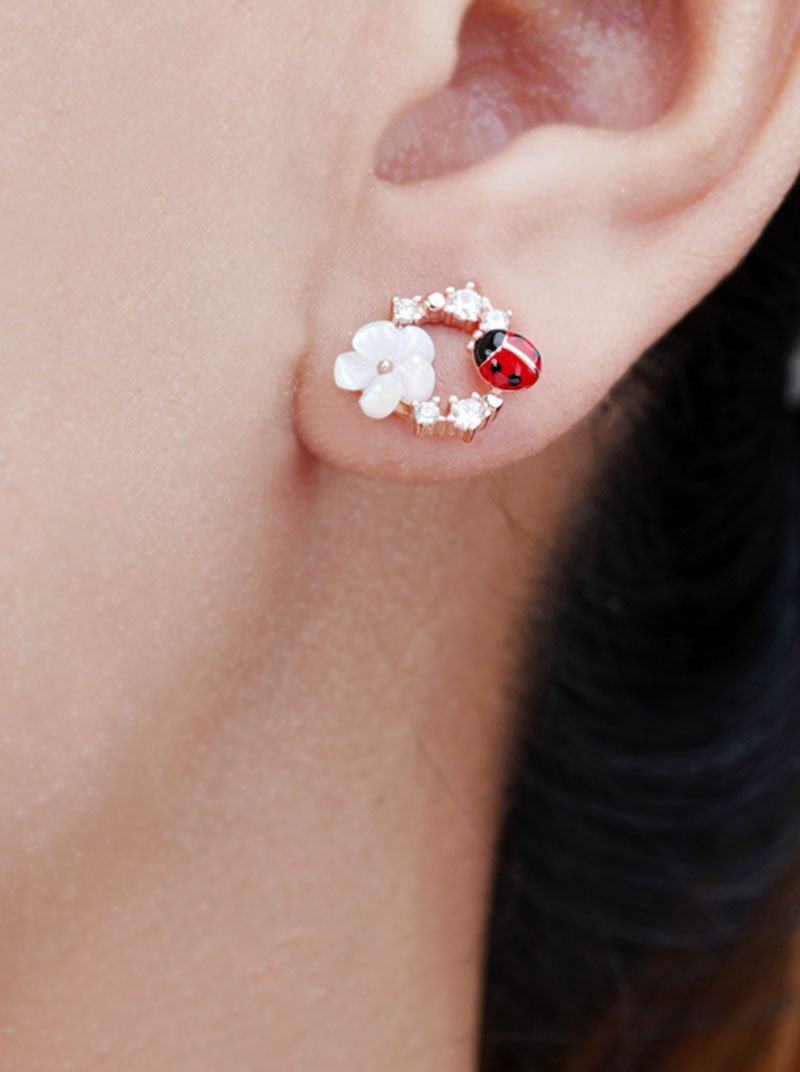 White Flower Ladybug Circle Stud Earrings (Pure Silver) - Rose Gold